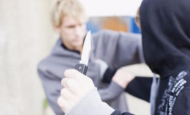 В школе Спас-Деменска подросток напал с ножом