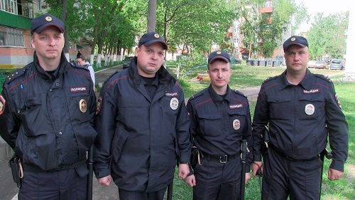 Полицейские Калуги при пожаре