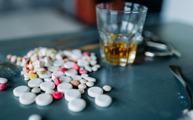 Медицинские мифы: совместим ли алкоголь с антибиотиками?