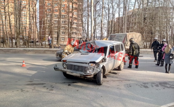 В Калуге на Московской столкнулись три автомобиля