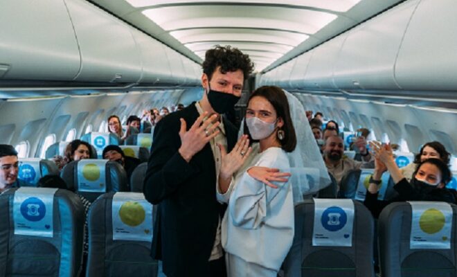 Свадьба в самолете