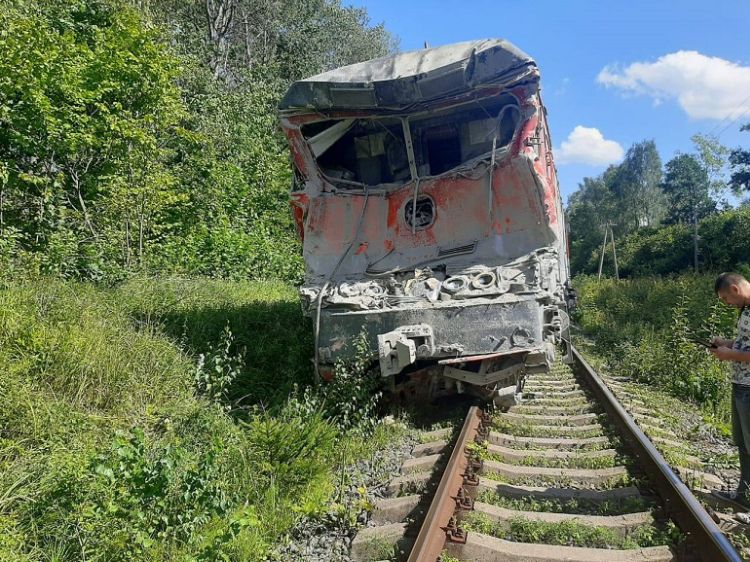 В Калужской области погиб водитель грузовика при столкновении с поездом