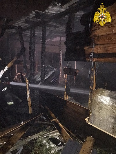 В ночь на воскресенье в Калуге сгорели жилой дом и дача