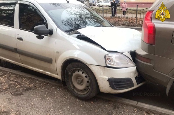 На Чичерина в Калуге при столкновении трёх авто пострадала пассажирка «Мазды»