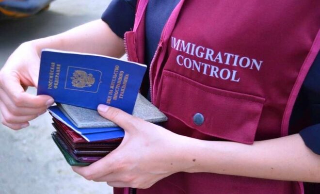 паспорта мигрантов