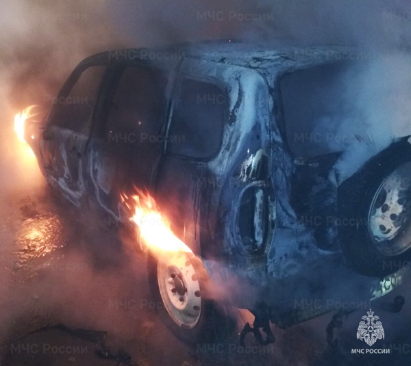 Ночью в Козельске загорелся автомобиль
