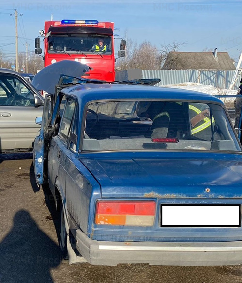 Один человек пострадал при столкновении «Тойоты» и «ВАЗа» в Калуге