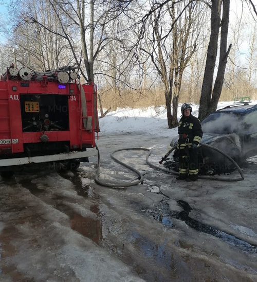 В Малоярославецком районе загорелся автомобиль